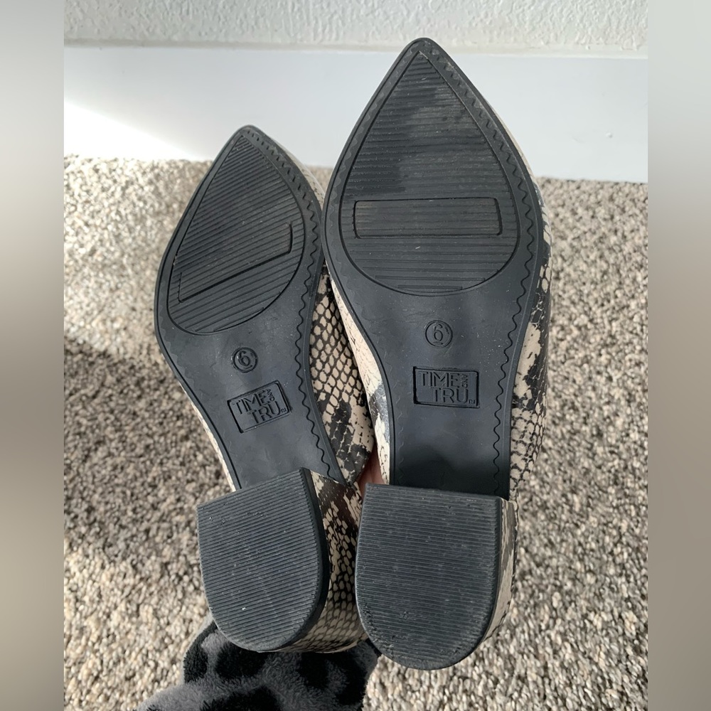 Sneakskin shoes size 6 - Picture 3 of 4
